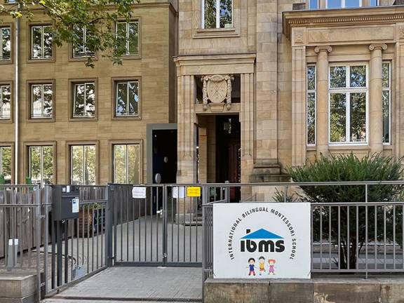 ibms – International. Bilingual. Montessori. 